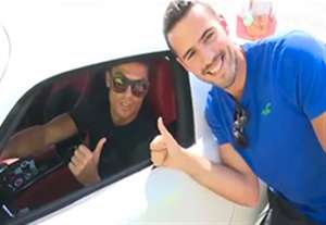 سلفی و امضا گرفتن هواداران از کریستیانو رونالدو