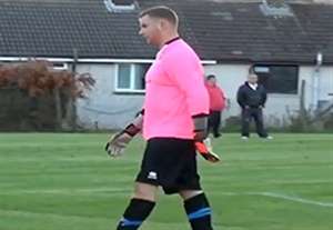 به این میگن دروازه‌بان ناتوان!