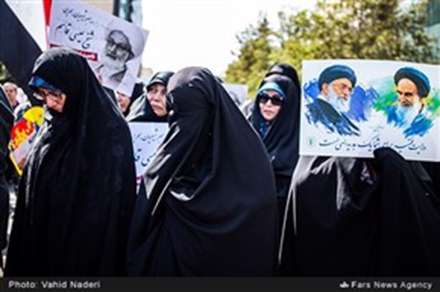 راهپیمایی نمازگزاران درمحکومیت جنایات آل‌سعود