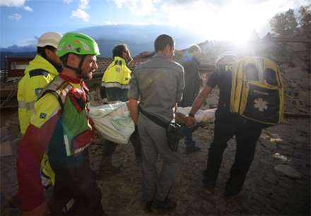 تلفات زمین‌لرزه ایتالیا به 247 کشته افزایش یافت