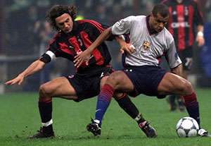 بازی خاطره انگیز آث میلان 3-3 بارسلونا (فصل 2001-2000)