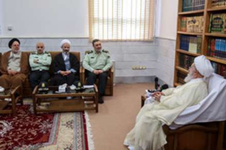 دیدار فرمانده نیروی انتظامی کشور با مراجع در قم