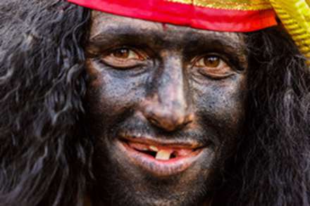 ورود نمادین کاروان حسینی به سرزمین کربلا