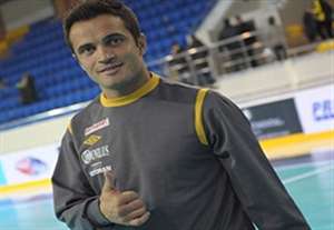 سوپرگل زیبا فالکائو فوتسالیست در تمرینات