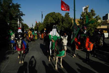 ورود نمادین کاروان حسینی به سرزمین کربلا