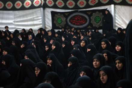 مراسم عزاداری شام غریبان با حضور مقام معظم رهبری