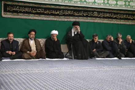 مراسم عزاداری شام غریبان با حضور مقام معظم رهبری