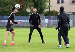 چالش نیافتادن توپ بازیکنان پاری سن ژرمن