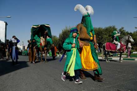 ورود نمادین کاروان حسینی به سرزمین کربلا