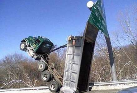 عجیب ترین تصادف های جهان