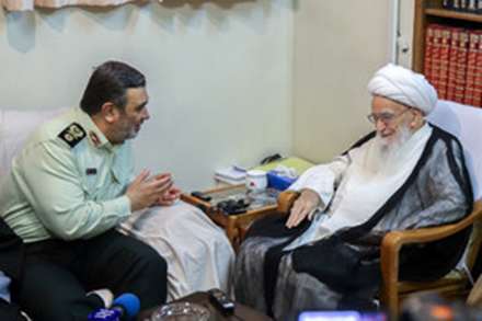دیدار فرمانده نیروی انتظامی کشور با مراجع در قم