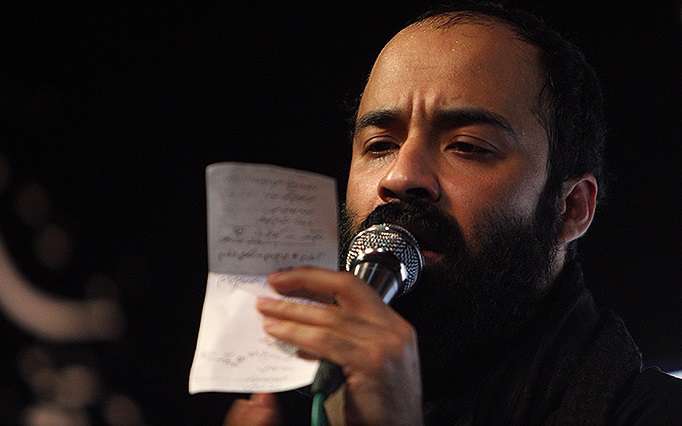 فضای این دل دیوانه گرفته بوی گل نرگس 