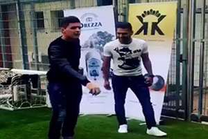 بازی جالب فالکائو با دوستانش