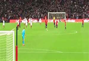 خوشحالی مانکنی دروازه بان انگلیس که دیده نشد