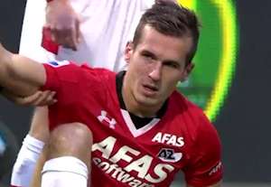 ناک اوت کردن بازیکن خودی توسط دروازه بان آلکمار