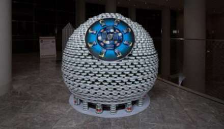 مجسمه سازی با کنسرو در حمایت از گرسنگان