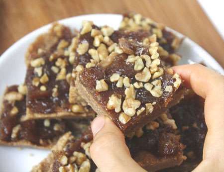 آموزش تهیه «کیک خرما» در ۲ دقیقه