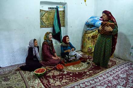 زنان پنجه طلا