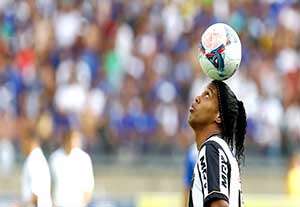 حرکات نمایشی ستارگان فوتبال