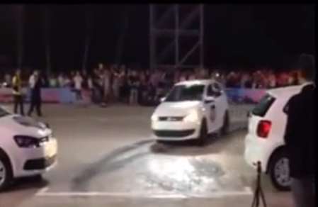 لحظه جذاب و هیجانی پارک یک خودرو