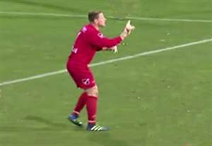 اوج تکنیک دروازه بان در گل به خودی