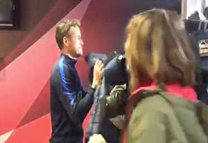 حرکت جالب انریکه با دوربین خبرنگاران