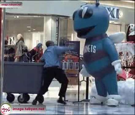 تصویر متحرک ترساند در یک فروشگاه