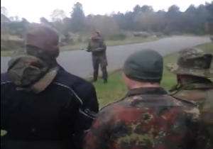 دست گل به آب دادن سرباز ارتش آلمان!