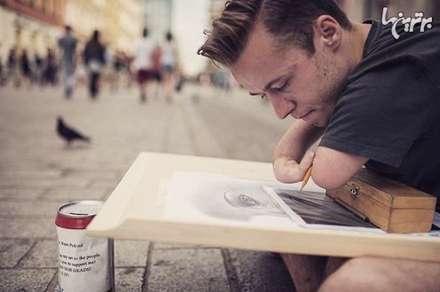 پرتره های باورنکردنی هنرمندی که دست ندارد