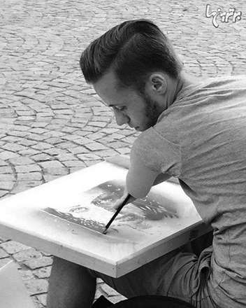 پرتره های باورنکردنی هنرمندی که دست ندارد