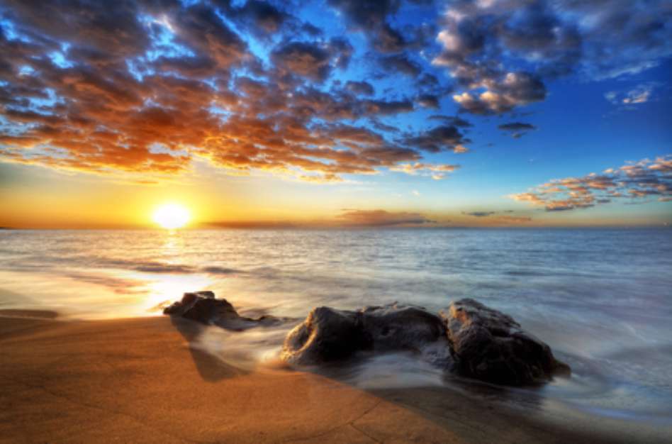 Coucher de soleil sur les plages de St-Paul, La Rأ©union.