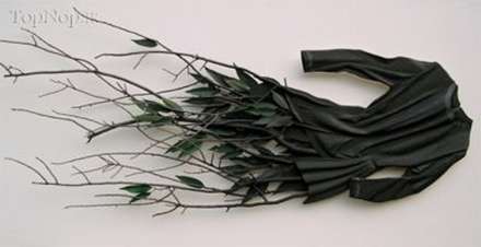 آثار هنری با شاخ و برگ گیاهان