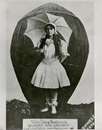 اولین زن چتر باز تاریخ چه کسی است؟