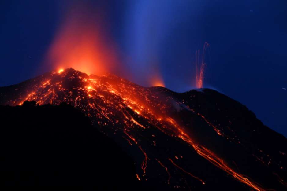 stromboli eruption 9169
