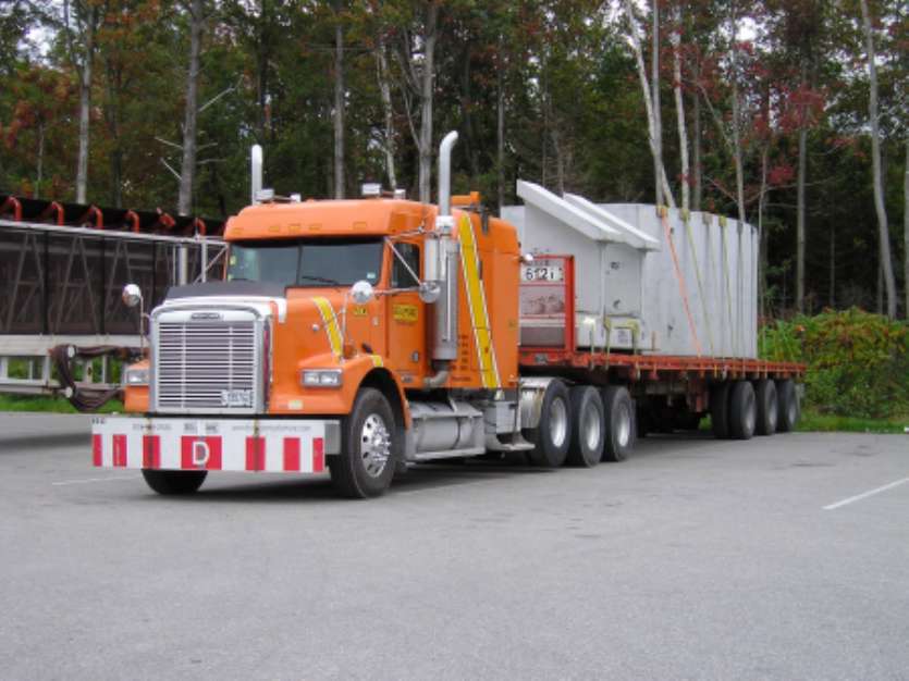 orange freightliner truck