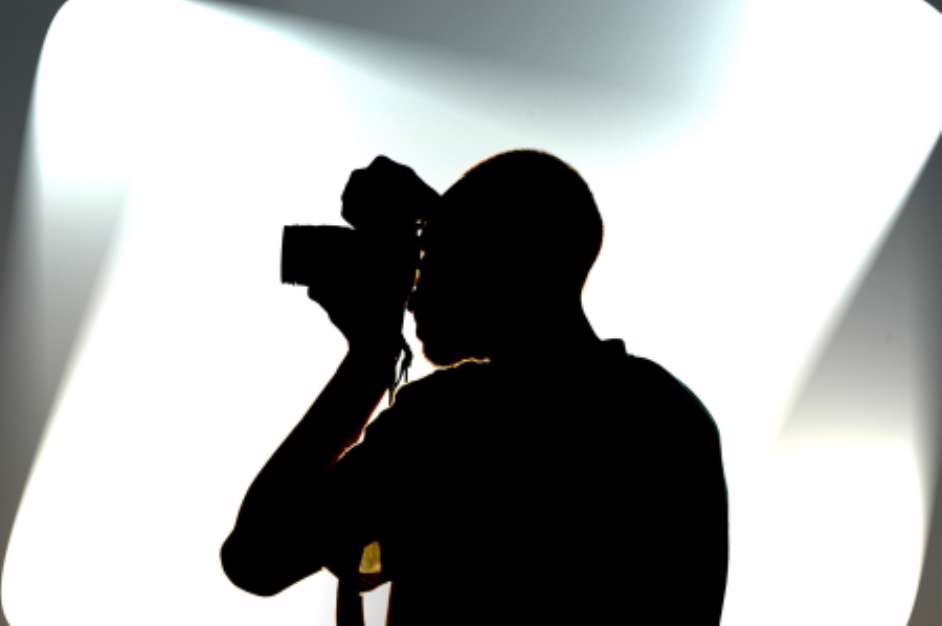 Photographer on work