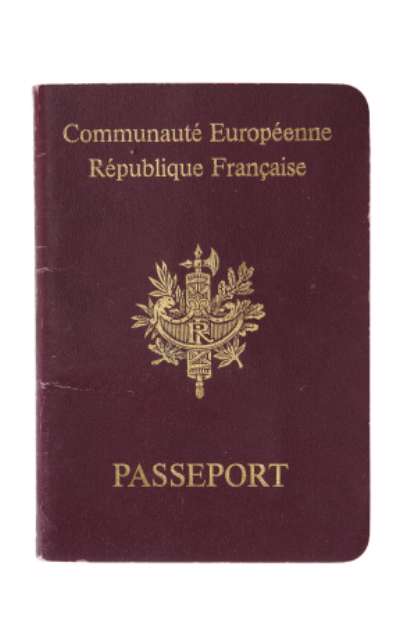 Passeport isolأ© sur fond blanc