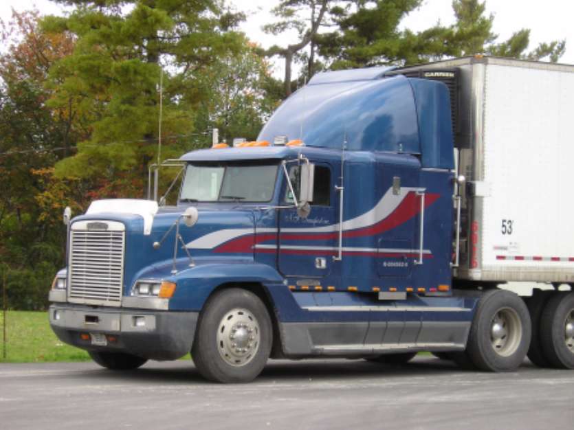 blue frightliner truck