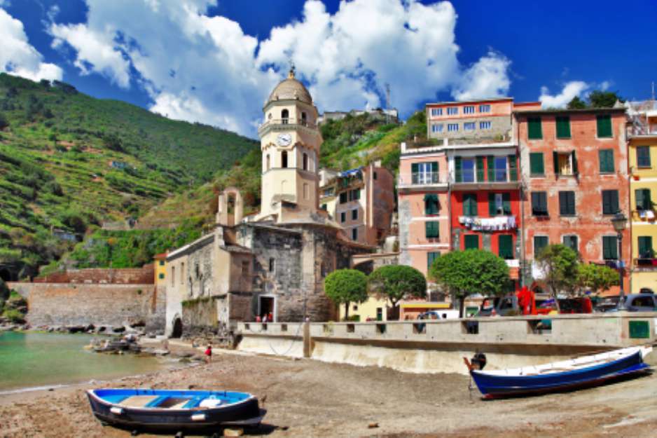 colors of sunny Italy -Vernazza Cinque terre
