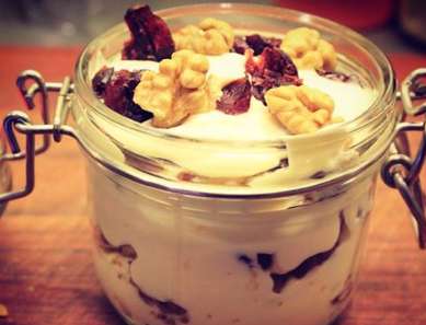 با این دسر خوشمزه، کودک را ماست خور کنید!