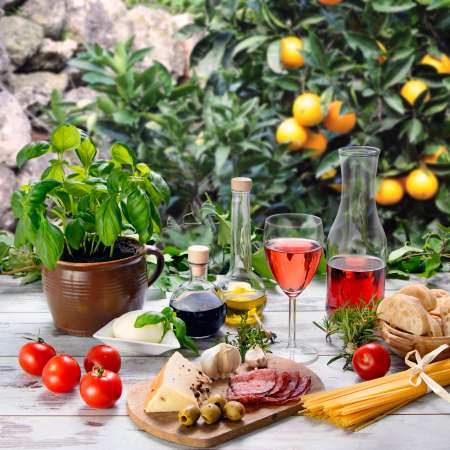 mediterrane Kأ¶stlichkeiten im Restaurant