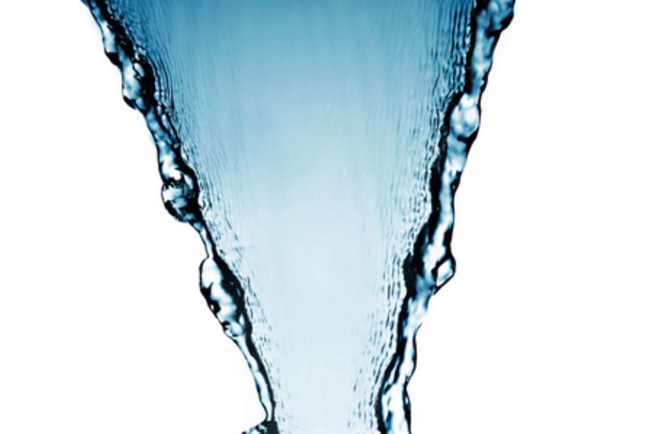 splash water