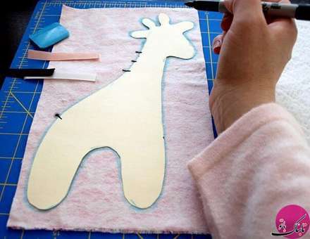 آموزش ساخت زرافه نمدی و آویزهای بهاری برای تزیین خانه