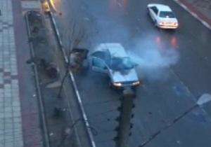 لحظه برخورد نارنجک‌دستی با سواری پژو