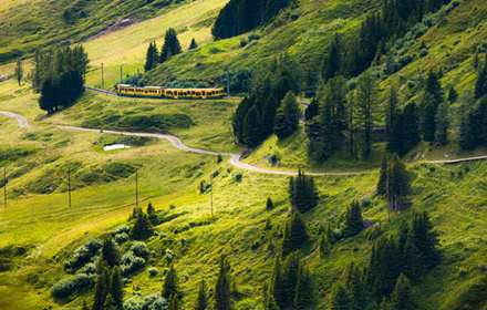 زیباترین ایستگاه قطار کوهستانی سوئیس