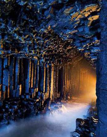 غارهای زیبا و خیره کننده در سراسر جهان