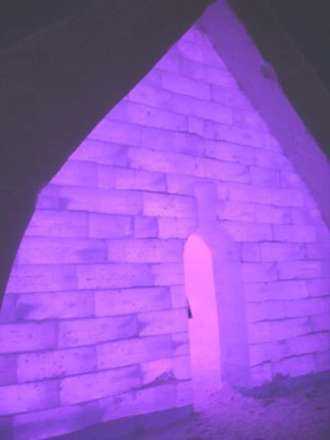 هتل ساخته شده از يخ در كانادا