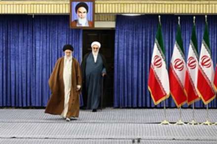 اخذ رأی حضرت آیت الله خامنه‌ای رهبر معظم انقلاب