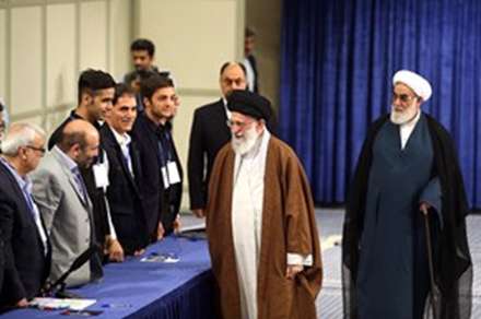 اخذ رأی حضرت آیت الله خامنه‌ای رهبر معظم انقلاب