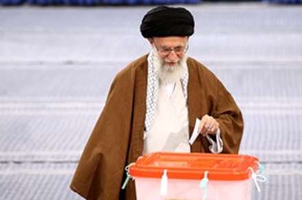 اخذ رأی حضرت آیت الله خامنه‌ای رهبر معظم انقلاب